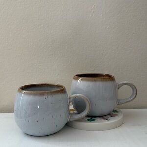 Set of 2 Hearth and Hand ceramic mugs 
Magnolia home brand
Natural color